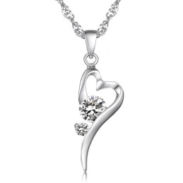 Collar De Titanio Con Baño De Platino Y Diamantes Para Mujer Con Forma De Candado.