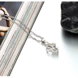 Collar De Titanio Con Baño De Platino Y Diamantes De Imitación, Hipoalergénico Y Fácil De Usar Para Mujeres.