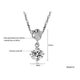 Collar De Titanio Con Baño De Platino Y Diamantes De Imitación En Forma De Rosa Para Mujer De La Reina De La Calidad