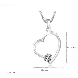 Collar De Titanio Con Baño De Platino Y Diamantes Para Mujer.