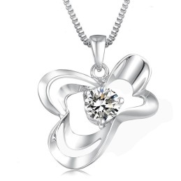 Collar De Titanio Con Baño De Platino Y Diamantes Para Mujer De Excelente Calidad.