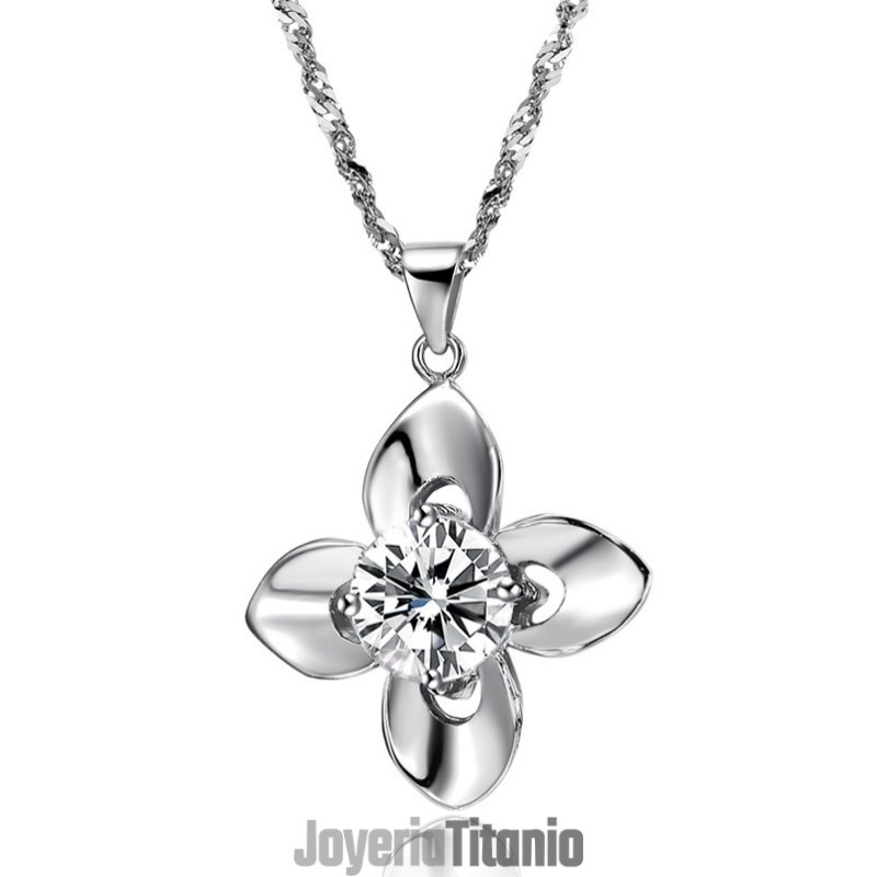 Collar De Titanio Con Baño De Platino Y Diamantes Para Mujer De Renombre Mundial