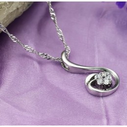 Collar De Titanio Con Baño De Platino Y Forma De Fénix Para Mujer De Alta Calidad
