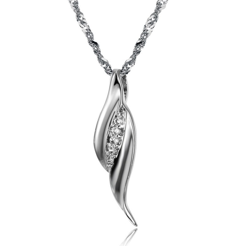 Collar De Titanio Con Baño De Platino Para Mujer, La Reina De La Calidad