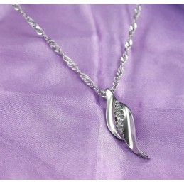 Collar De Titanio Con Baño De Platino Para Mujer, La Reina De La Calidad