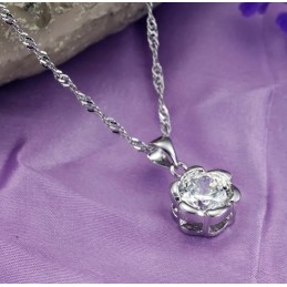 Collar De Titanio Chapado En Platino Con Forma De Rosa Para Mujer De Calidad Estable