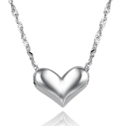 Collar De Titanio Con Baño De Platino Y Forma De Corazón Para Mujer De Excelente Calidad