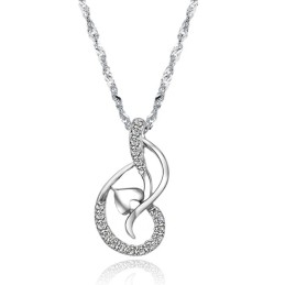 Collar De Titanio Con Baño De Platino Y Diamantes De Imitación Para Mujer De Alta Calidad.