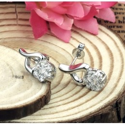 Pendientes De Titanio Con Baño De Platino Y Diamantes, Hipoalergénicos, Muy Populares En Todo El Mundo.