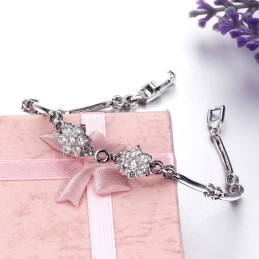 Pulsera De Titanio Con Baño De Platino Y Diamantes, Con Forma De Flor De Ciruelo, De La Reina De La Calidad.