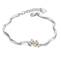 Pulsera De Titanio Con Baño De Platino Y Diamantes Para Mujer De Renombre Mundial
