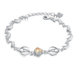 Pulsera De Titanio Con Baño De Platino Y Diamantes De Calidad Confiable Con Forma De Delfín Para Mujer.