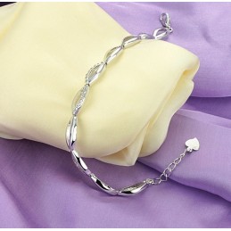 Pulsera De Titanio Con Baño De Platino Y Diamantes Para Mujer, La Reina De La Calidad