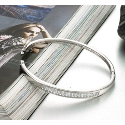 Brazalete De Titanio Con Baño De Platino Y Diamantes, Hipoalergénico Y De Calidad Confiable Para Mujer.