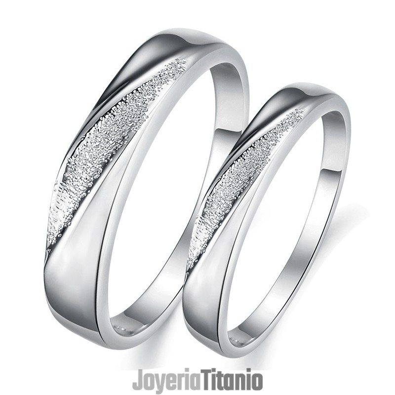 Anillo De Titanio Con Baño De Platino Exfoliante De Gran Variedad Para Amantes Anillo De Titanio Con Baño De Platino Exfoliante De Gran Variedad Para Amantes