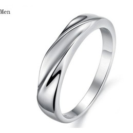 Anillo De Titanio Con Baño De Platino De Alta Calidad Para Amantes.