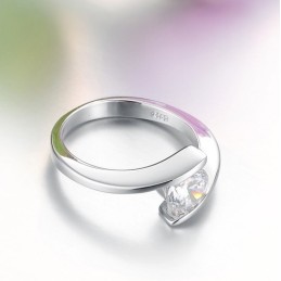 Anillo De Titanio Con Baño De Platino Y Diamantes De Imitación Para Mujer, De Rendimiento Confiable