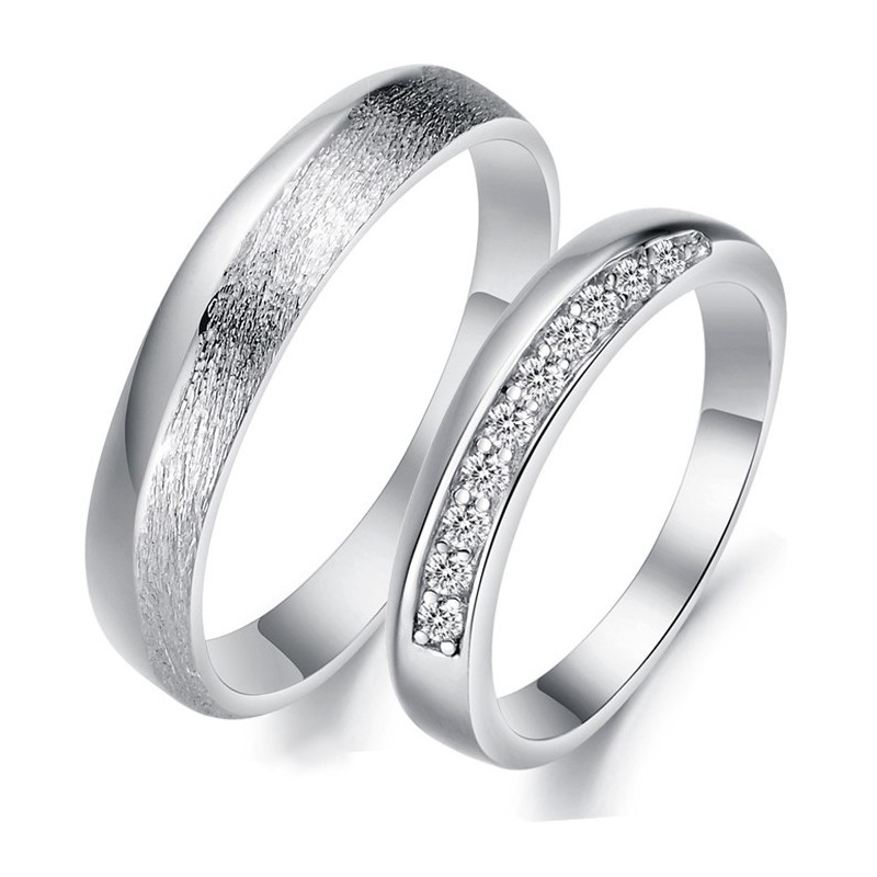 Anillo De Titanio Con Baño De Platino Y Diamantes De Imitación Para Mujer, De Renombre Mundial.