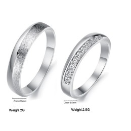 Anillo De Titanio Con Baño De Platino Y Diamantes De Imitación Para Mujer, De Renombre Mundial.