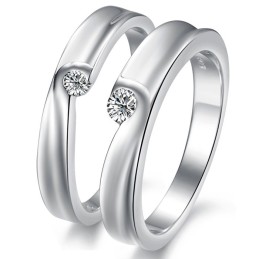Anillo De Titanio Con Baño De Platino De Calidad Estable Para Amantes Con Diamantes De Imitación.