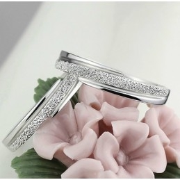 Anillo De Titanio Con Baño De Platino Y Perlas De Gran Variedad Para Enamorados