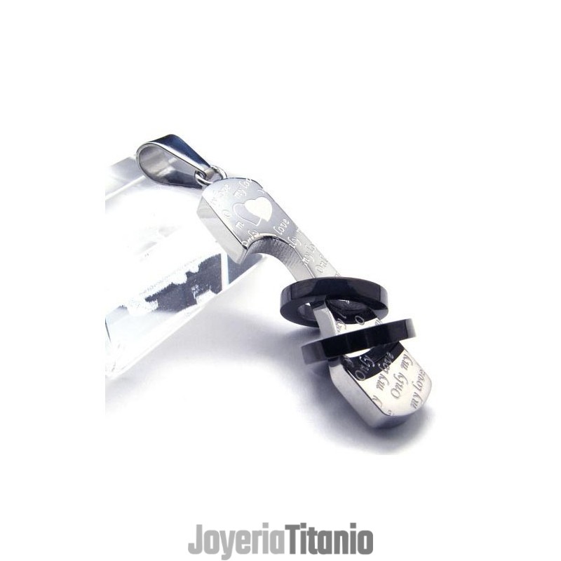 Nuevo Colgante De Titanio Con Diseño De Amor - Cadena Gratuita Nuevo Colgante De Titanio Con Diseño De Amor - Cadena Gratuita