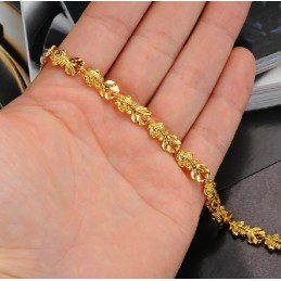 Pulsera Bañada En Oro De 18 Quilates Con Forma De Pez Femenino.