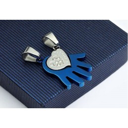 Hermoso Colgante De Titanio Para Hombre En Forma De Palma (Cadena Gratis)