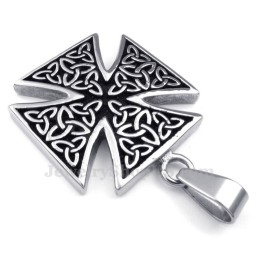 Collar Con Colgante De Nudo Celta De Titanio (Cadena Gratis)