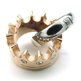 Collar Con Colgante De Pareja De Anillos De Corona Imperial De Titanio (Cadena Gratis) (Un Par)