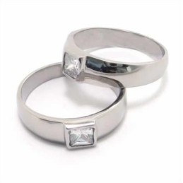 Anillo De Corte De Titanio Con Incrustaciones De Diamantes De 6 Mm
