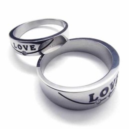 Anillo De Corte De Titanio Con Incrustaciones De Diamantes Love De 5 Mm