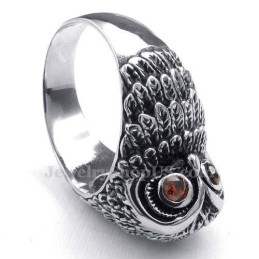 Anillo De Búho De Titanio Con Ojos De Circonita Roja