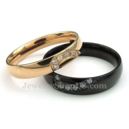 Anillo De Corazón De Titanio Negro Con Circonita Blanca