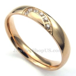 Anillo De Corazón De Titanio Dorado Con Circonita Blanca
