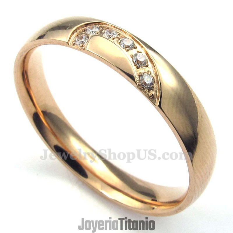 Anillo De Corazón De Titanio Dorado Con Circonita Blanca Anillo De Corazón De Titanio Dorado Con Circonita Blanca
