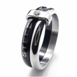 Anillo De Corte De Titanio Con Dos Círculos De 8 Mm Y Diamantes Incrustados