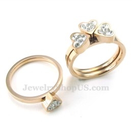 Anillo De Titanio Con Trébol De Cuatro Hojas En Oro Rosa (Tres En Uno)