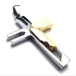 Colgante De Titanio Con La Cruz De Jesús "Te Amo" (Dorado)