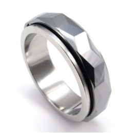Anillo De Tungsteno Facetado De Nuevo Estilo