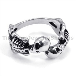 Anillo De Titanio Con Calavera