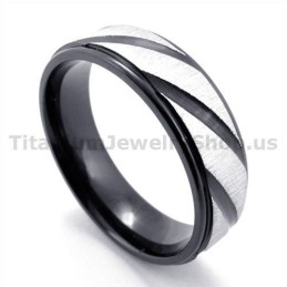 Anillo De Titanio Negro Con Diamante