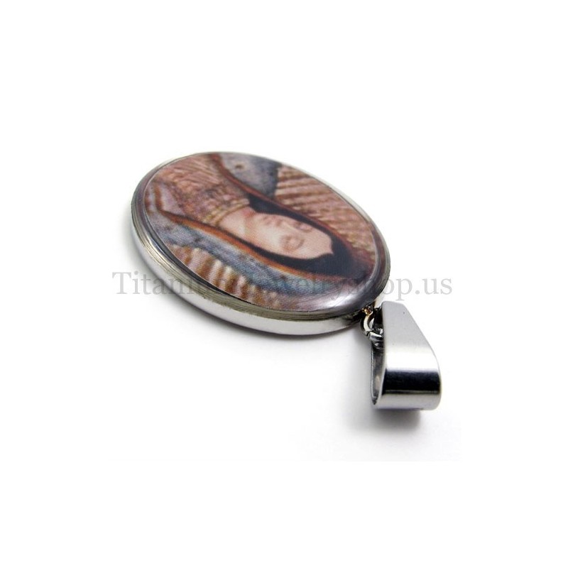 Colgante De Titanio De La Serie Madonna