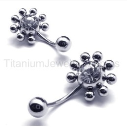 Pendientes De Titanio Con Incrustaciones De Diamantes Y Diseño De Girasol