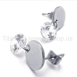 Con Pendientes De Titanio Y Diamantes
