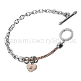 Pulsera De Titanio Con Cable De Corazón