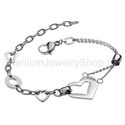 Pulsera De Titanio Con Forma De Corazón