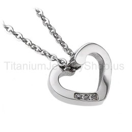 Colgante De Titanio Con Forma De Corazón