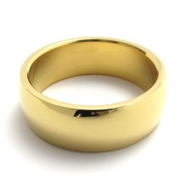 Anillo De Titanio Pulido En Oro