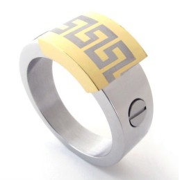 Anillo De Titanio Con Detalles Dorados